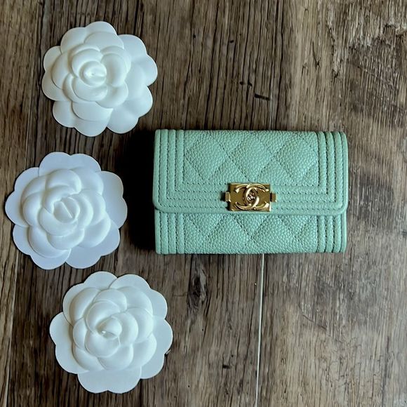 CHANEL Handbags - Chanel caviar card case